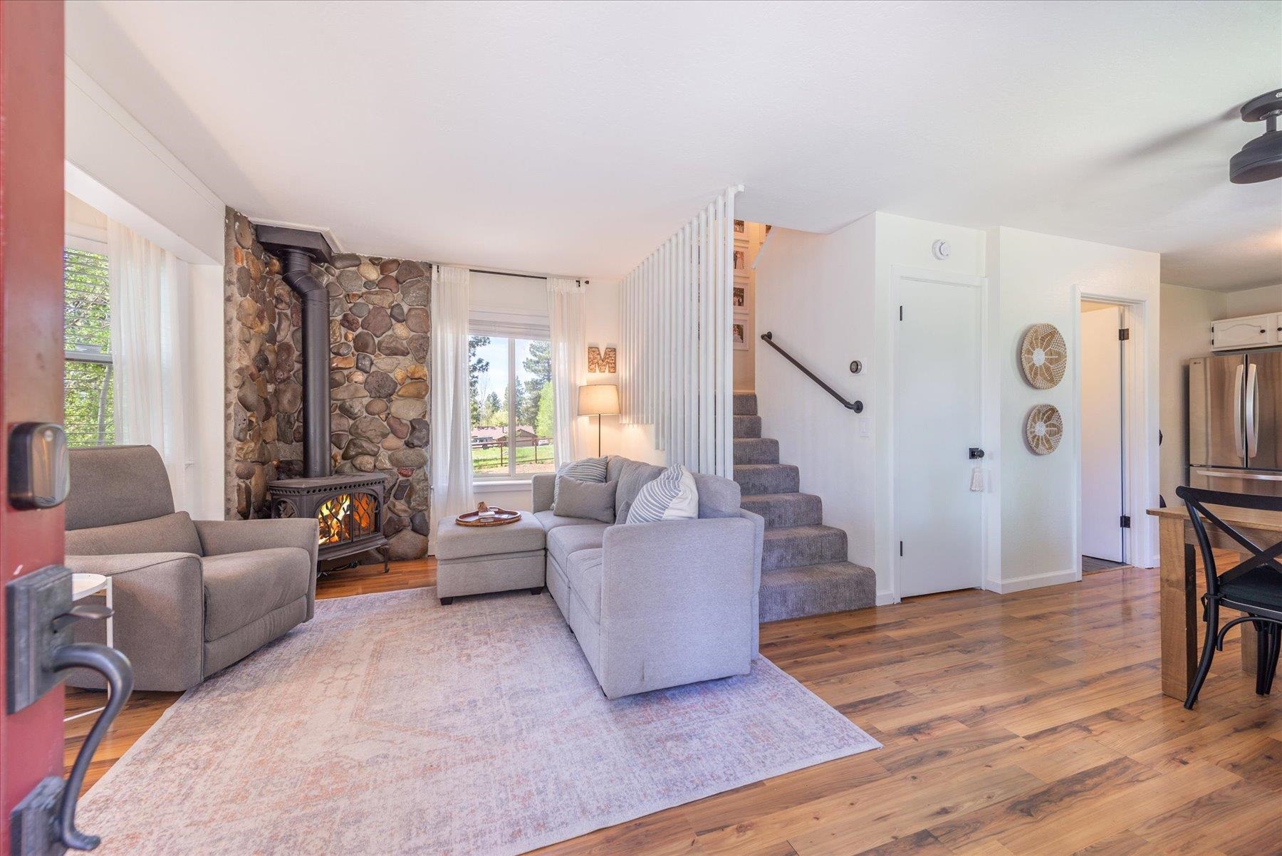 10243 Laburnham Circle Truckee, CA 96161 - Photo 5 of 27