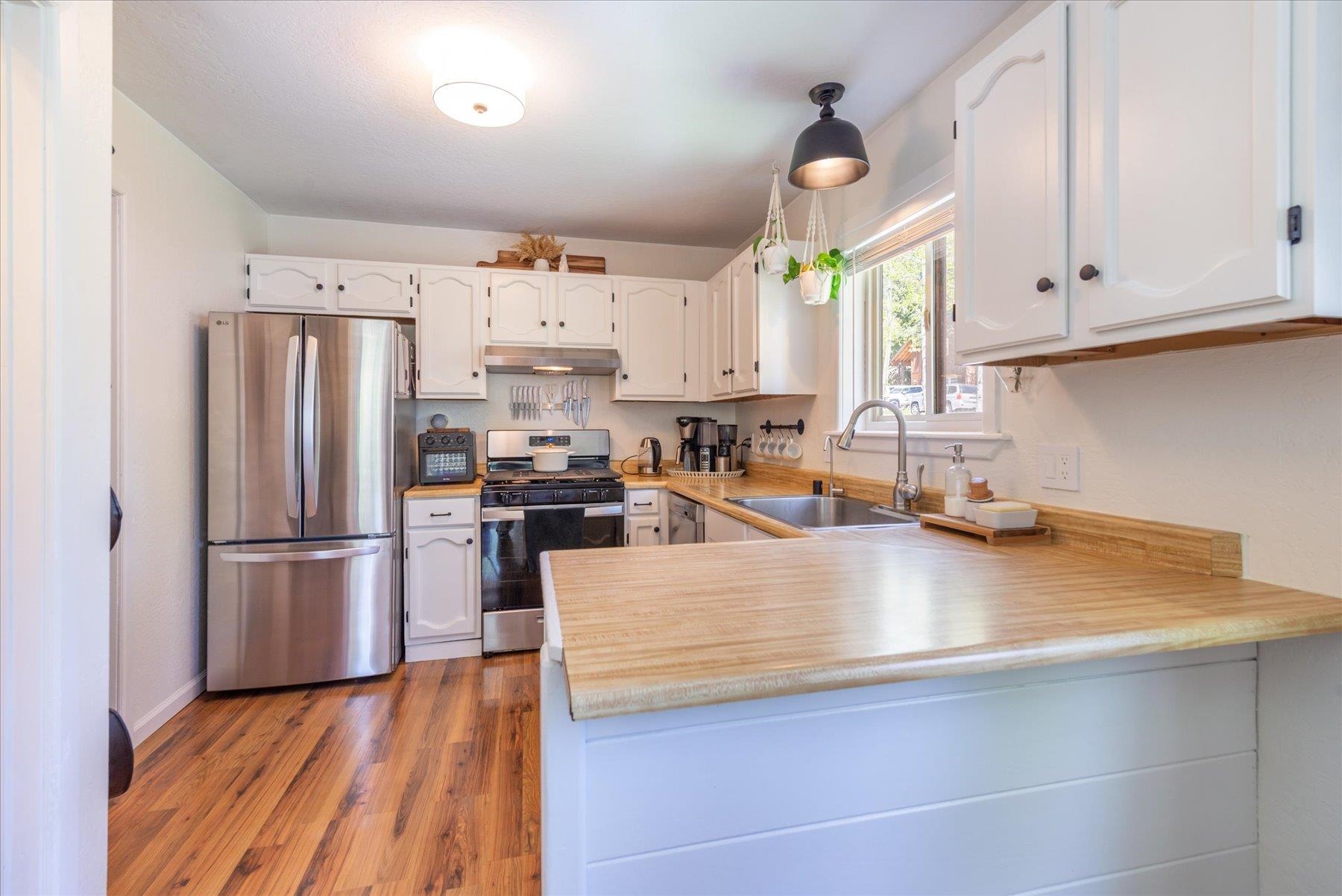 10243 Laburnham Circle Truckee, CA 96161 - Photo 7 of 27