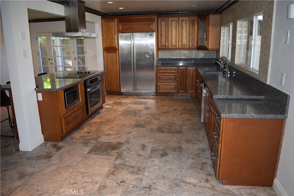 15862 Caltech Circle Westminster, CA 92683 - Photo 6 of 41