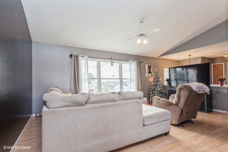 1008 Joshua Tree Harvard, IL 60033 - Photo 5 of 18