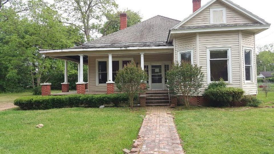 305 Spring Street Lexington, MS 39095 - Photo 1 of 6 Photo 1