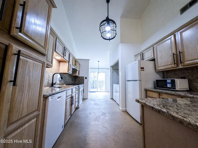 $180,000 | 1206 Peyton Circle, Unit B, Greenville, NC 27834