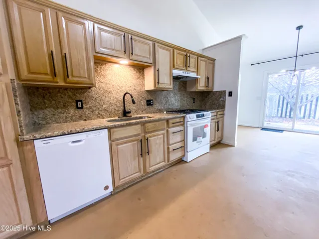 $180,000 | 1206 Peyton Circle, Unit B, Greenville, NC 27834