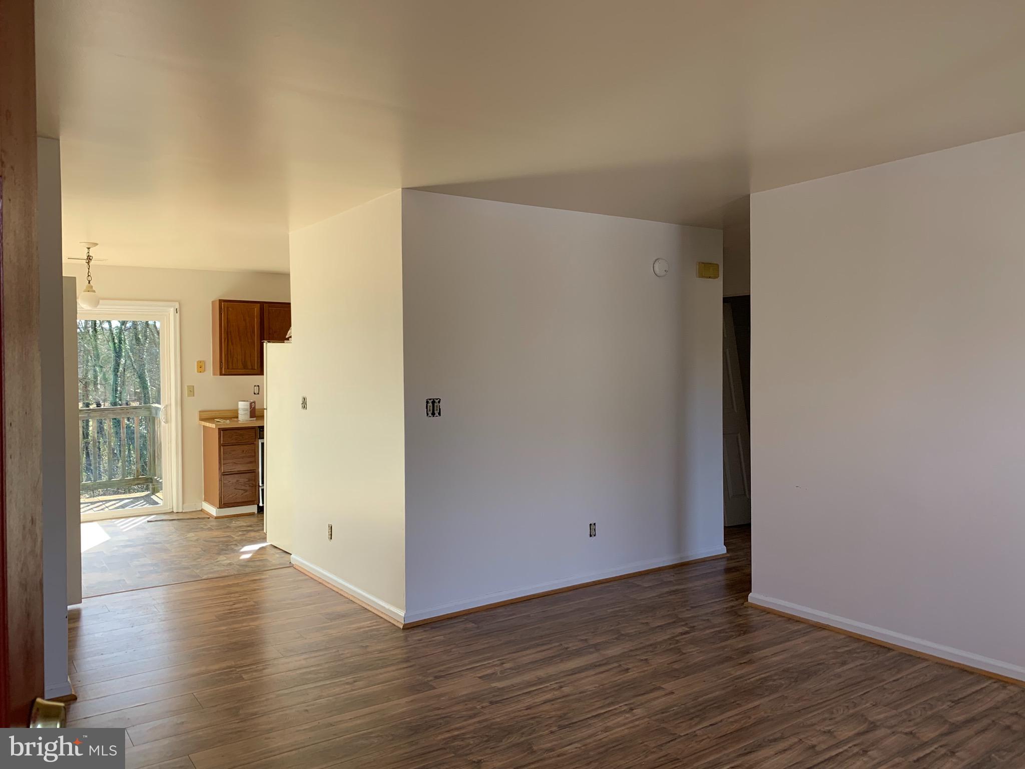 94 Duplex Lane, Unit 4 Madison, VA 22727 - Photo 3 of 13 Living room