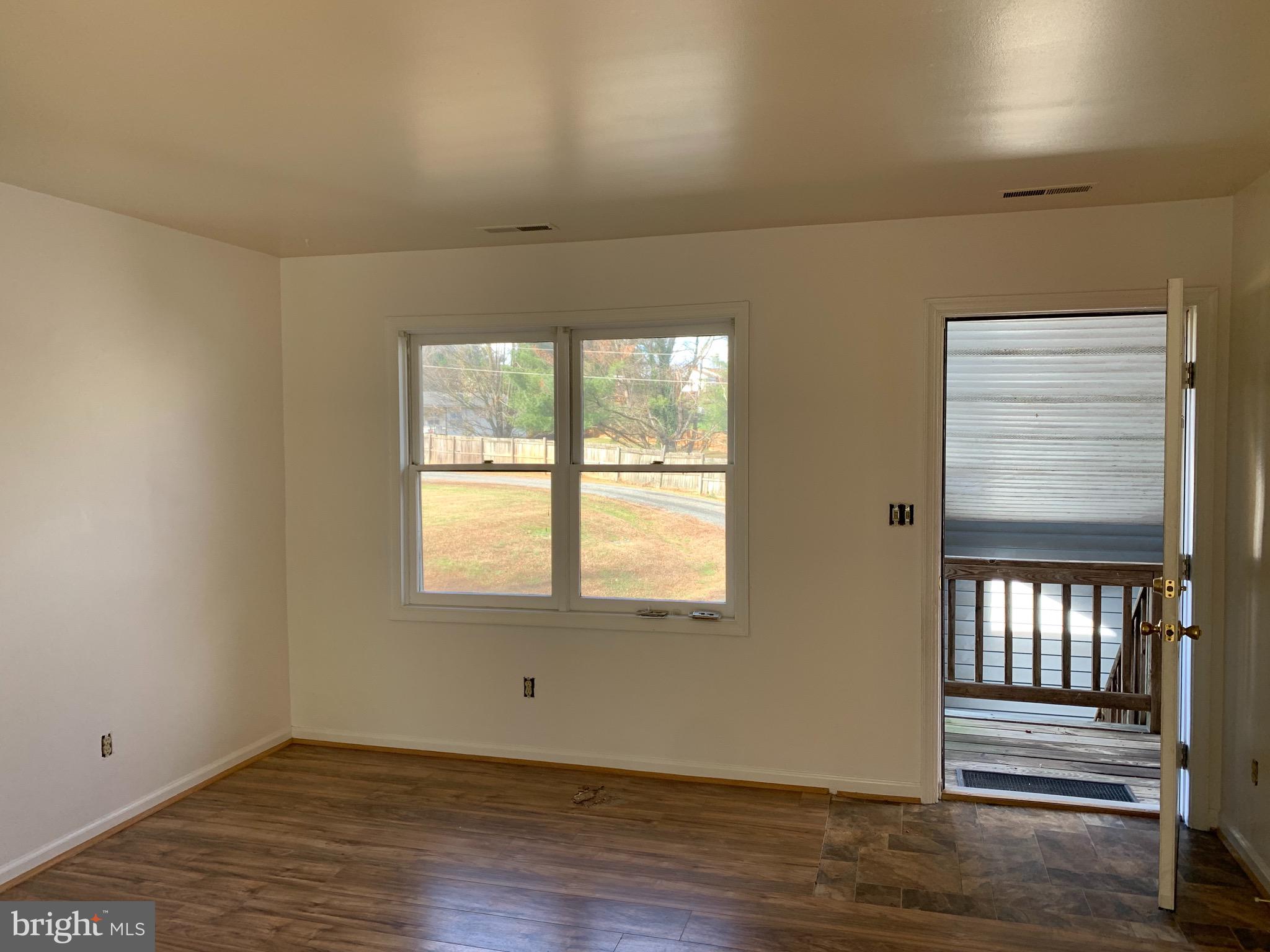 94 Duplex Lane, Unit 4 Madison, VA 22727 - Photo 7 of 13 Living room