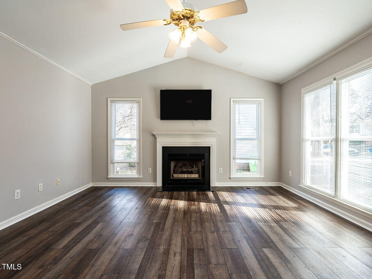 2116 Leadenhall Way Raleigh, NC 27603 - Photo 5 of 27 005-1280x960-family-room