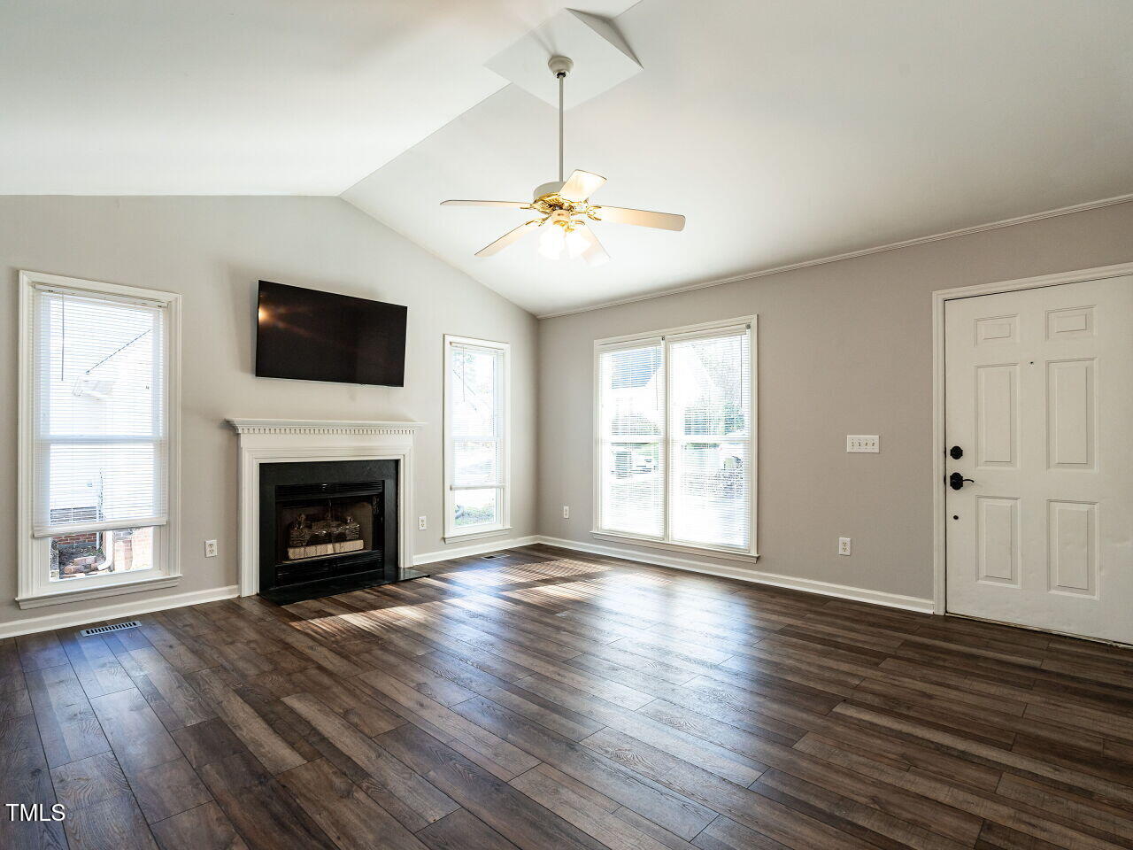 2116 Leadenhall Way Raleigh, NC 27603 - Photo 6 of 27 006-1280x960-family-room