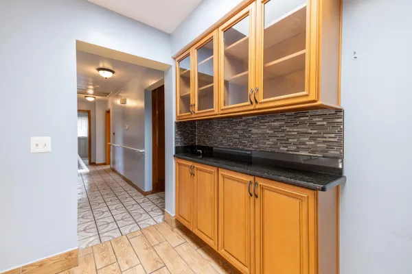 $289,000 | 15099 Reeck Road, Southgate, MI 48195