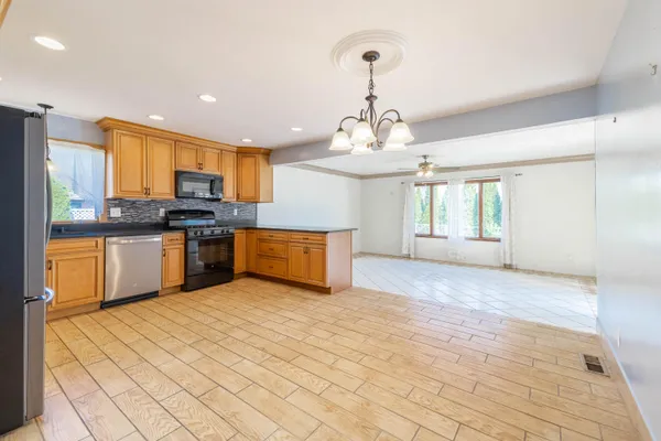 $289,000 | 15099 Reeck Road, Southgate, MI 48195