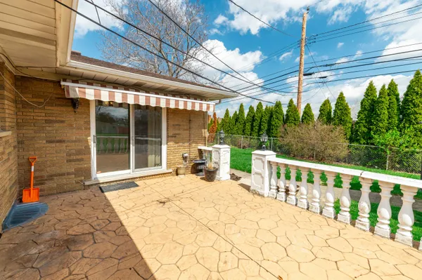 $289,000 | 15099 Reeck Road, Southgate, MI 48195