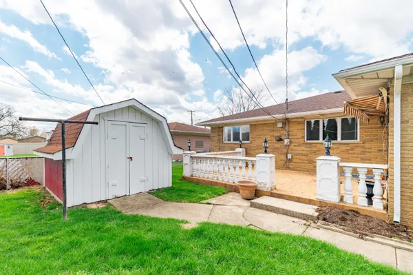 $289,000 | 15099 Reeck Road, Southgate, MI 48195