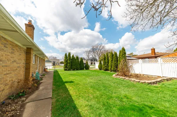 $289,000 | 15099 Reeck Road, Southgate, MI 48195