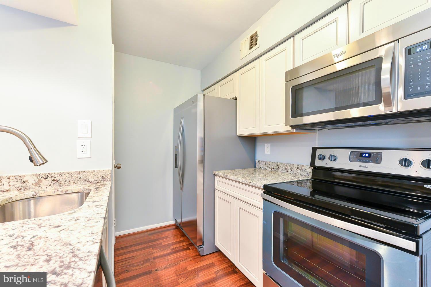5812 Royal Ridge Drive, Unit K Springfield, VA 22152 - Photo 2 of 30 Kitchen