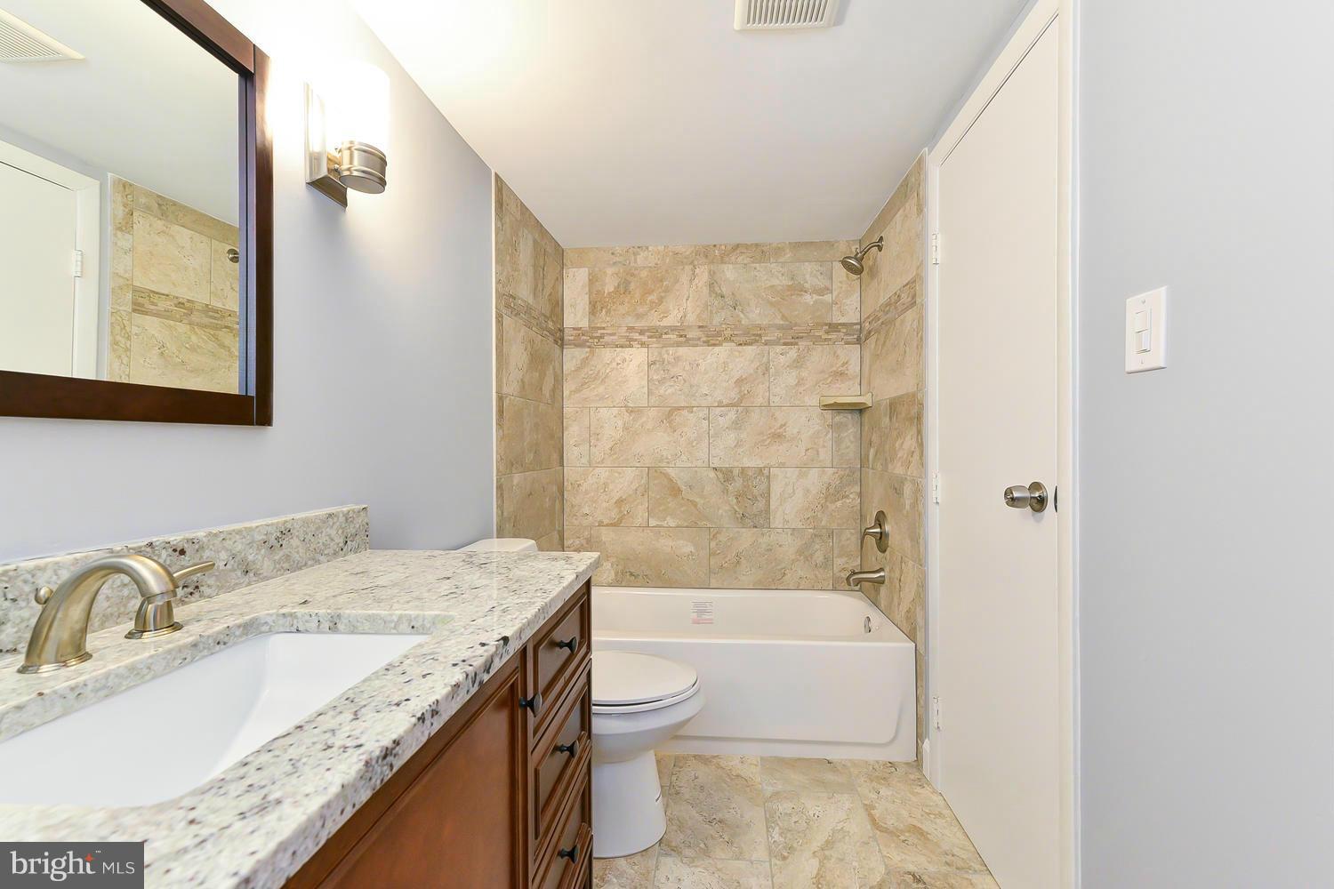 5812 Royal Ridge Drive, Unit K Springfield, VA 22152 - Photo 3 of 30 Bath