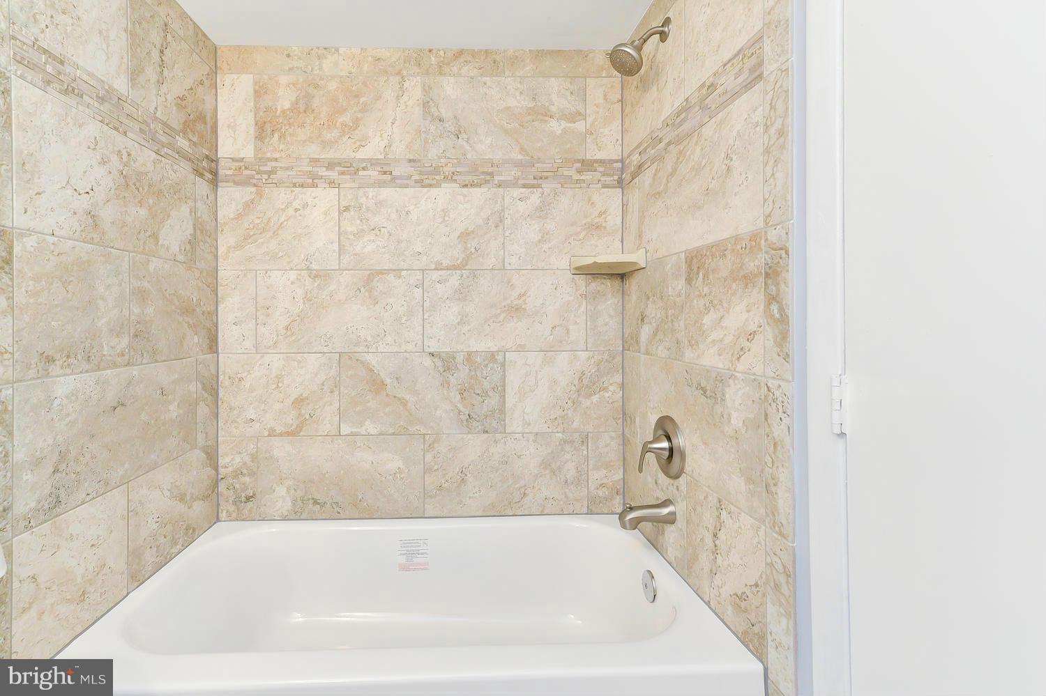 5812 Royal Ridge Drive, Unit K Springfield, VA 22152 - Photo 27 of 30 Bath
