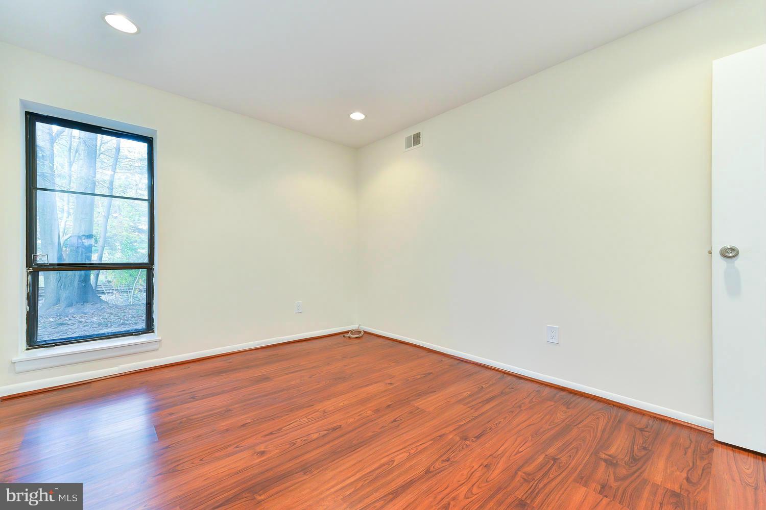 5812 Royal Ridge Drive, Unit K Springfield, VA 22152 - Photo 4 of 30 Bedroom (Master)