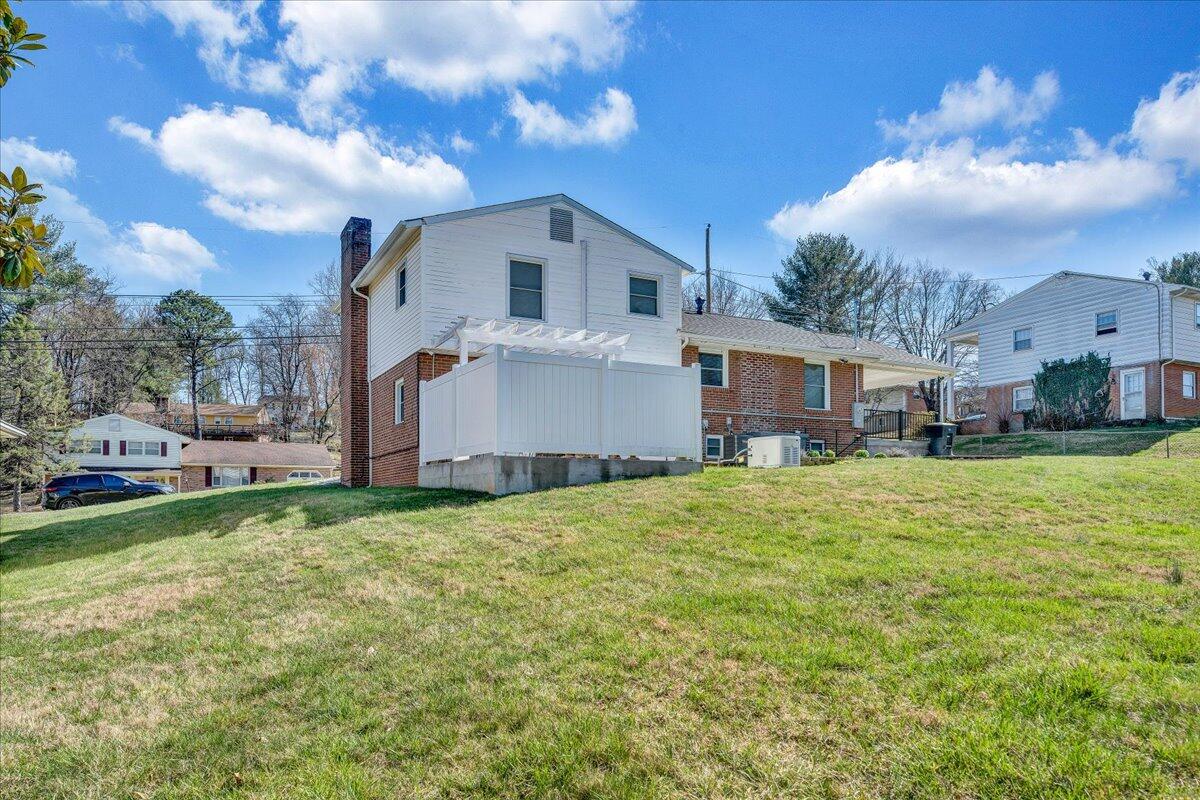 6011 Green Ridge Road Roanoke, VA 24019 - Photo 33 of 38 10-MIB05833