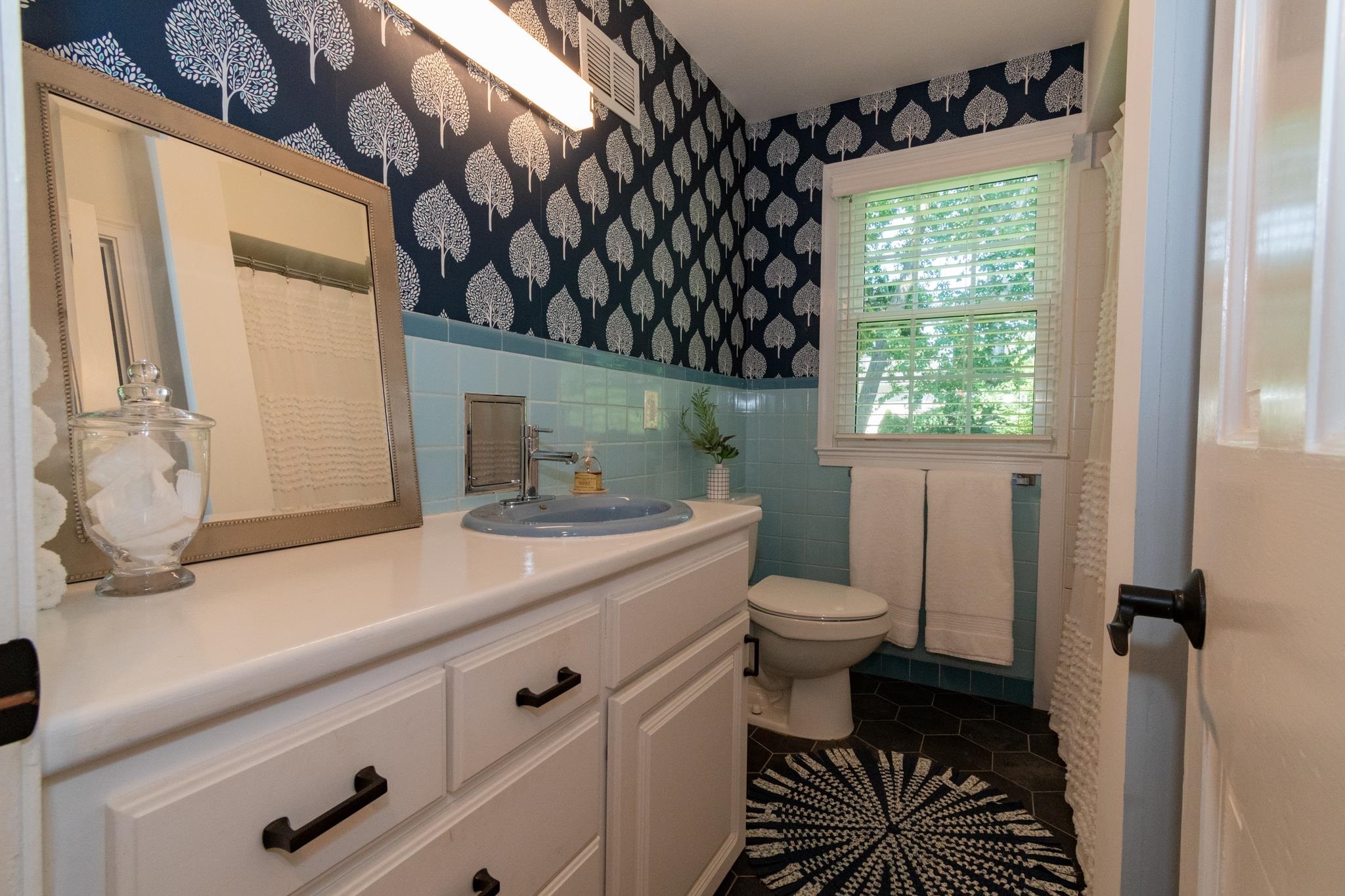 60 North Gate Road Manchester, NH 03104 - Photo 10 of 40 Gallery Image 10