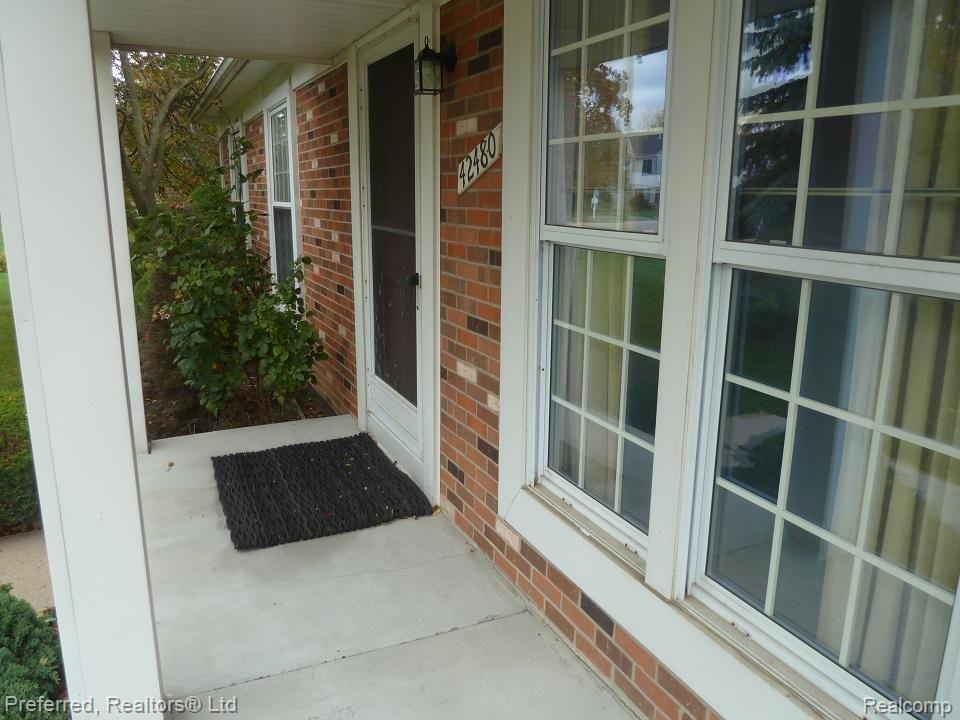 FRONT PORCH.JPG