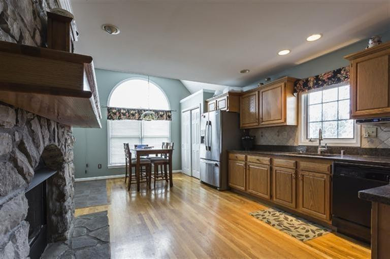 2221 Shaker Run Road Lexington, KY 40509 - Photo 26 of 45 Different angle of kitchen and eat in ar