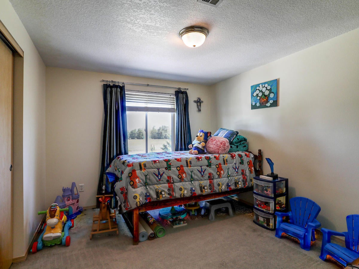 7000 Downing Road Central Point, OR 97502 - Photo 16 of 42 15