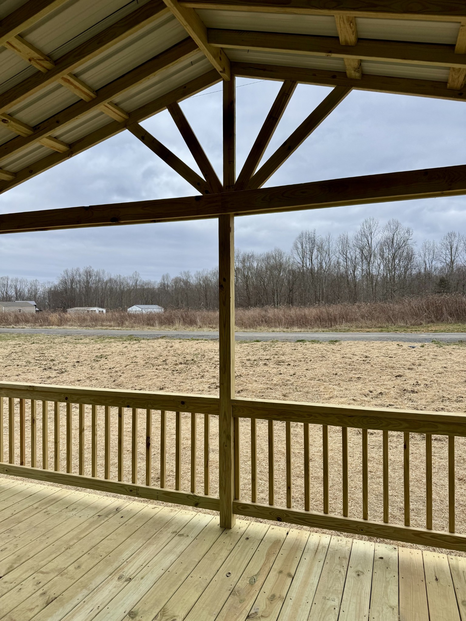 235 Ralph Spivey Lane Gainesboro, TN 38562 - Photo 2 of 39 a view of ocean from a balcony