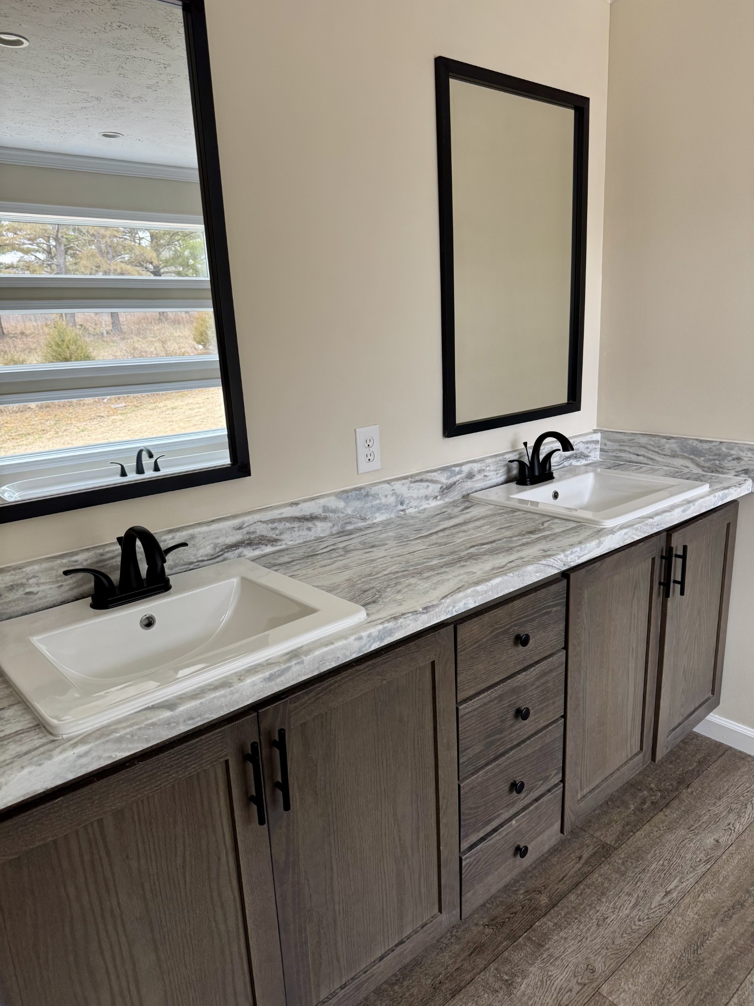 235 Ralph Spivey Lane Gainesboro, TN 38562 - Photo 25 of 39 a bathroom with a sink vanity and a mirror