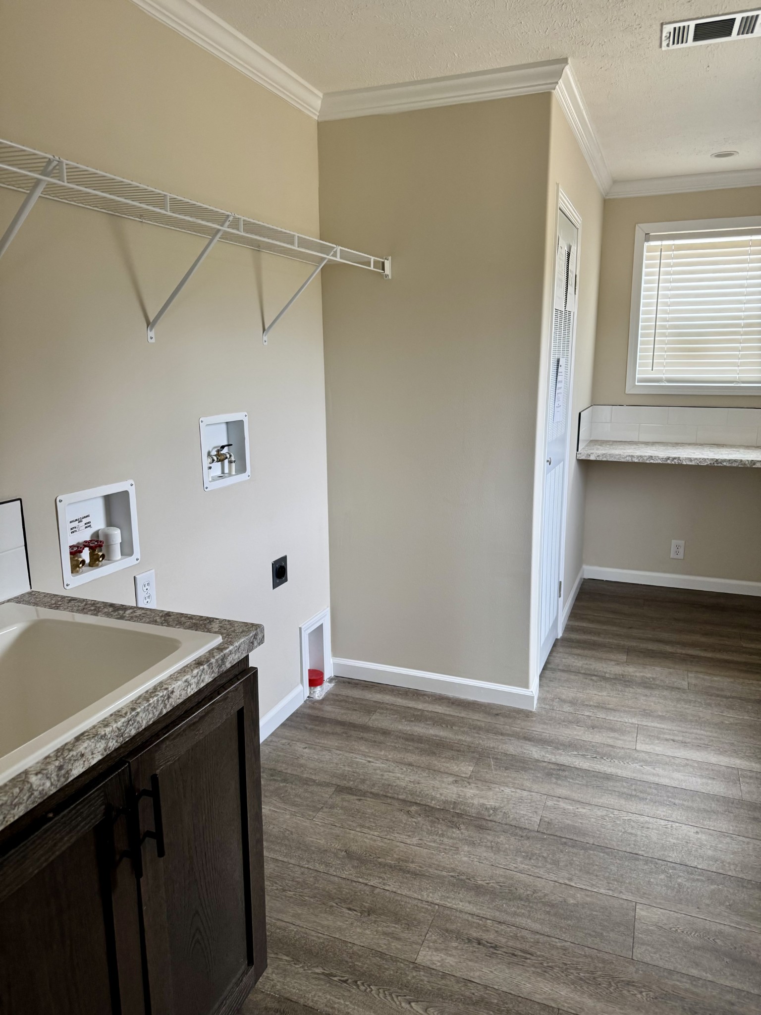 235 Ralph Spivey Lane Gainesboro, TN 38562 - Photo 39 of 39 a kitchen with a table and chairs