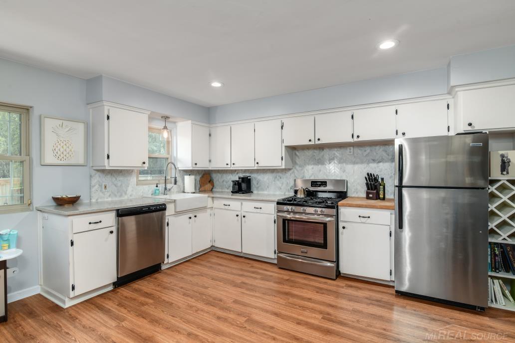 1177 Cadieux Road Grosse Pointe, MI 48230 - Photo 11 of 36 50108815-10.JPG