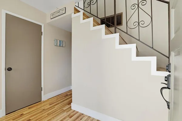 a view of a pathway both side of building