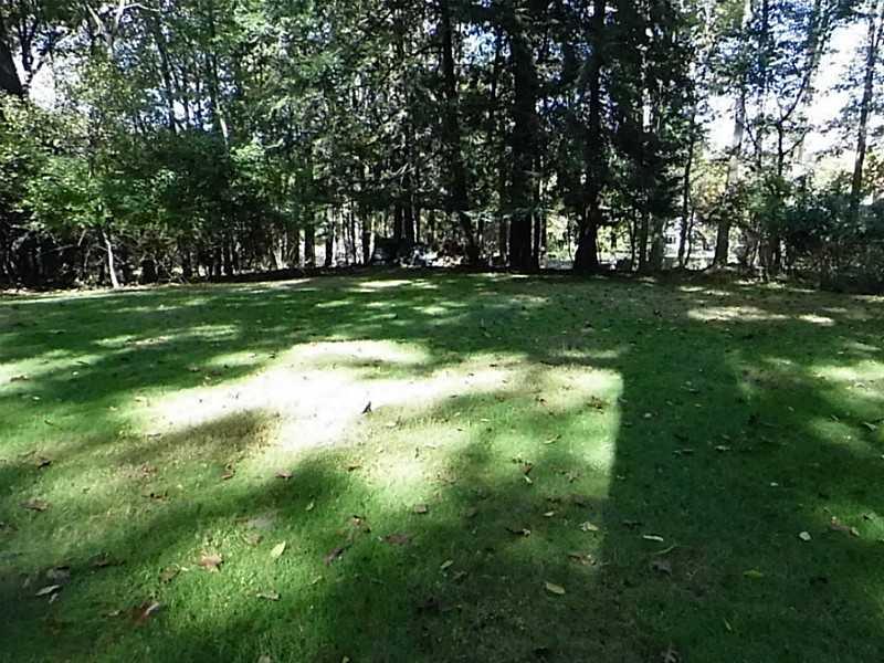 526 Sangree Road Pittsburgh, PA 15237 - Photo 23 of 25 Yard/Garden. Side yard is awesome!
