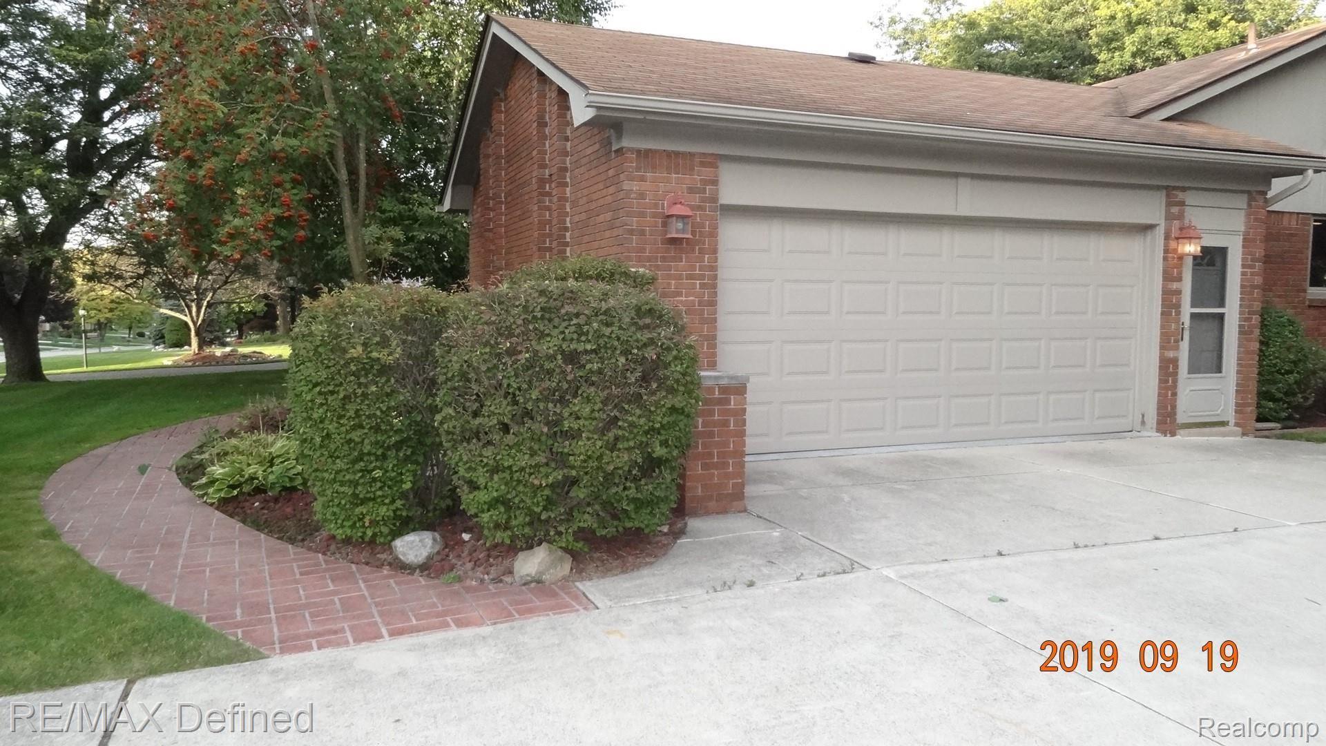 425 Lake Forest Road Rochester, MI 48309 - Photo 5 of 8 DSC09764.JPG