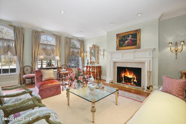 61 Lower Cross Road Greenwich, CT 06831 - Photo 13 of 23 61 Lower Cross Rd Greenwich CT-print-010