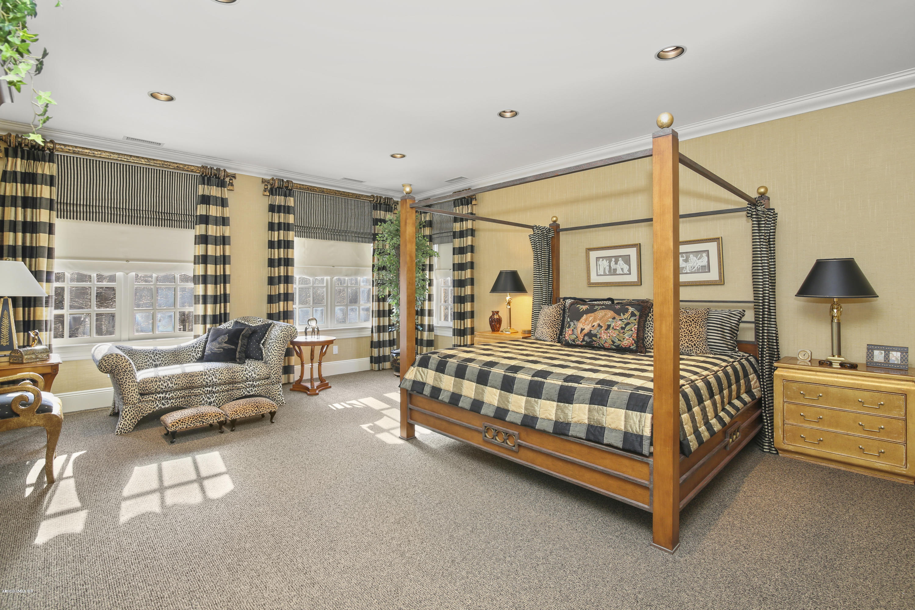 61 Lower Cross Road Greenwich, CT 06831 - Photo 18 of 23 61 Lower Cross Rd Greenwich CT-print-046