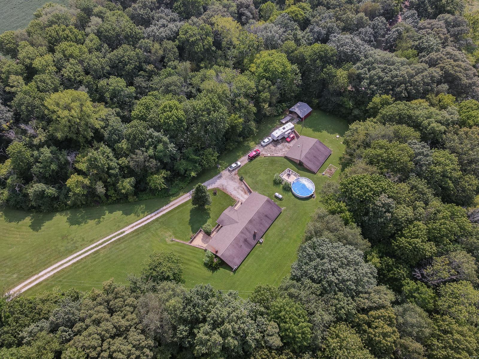 335 Woodburn Road Brighton, IL 62012 - Photo 14 of 48