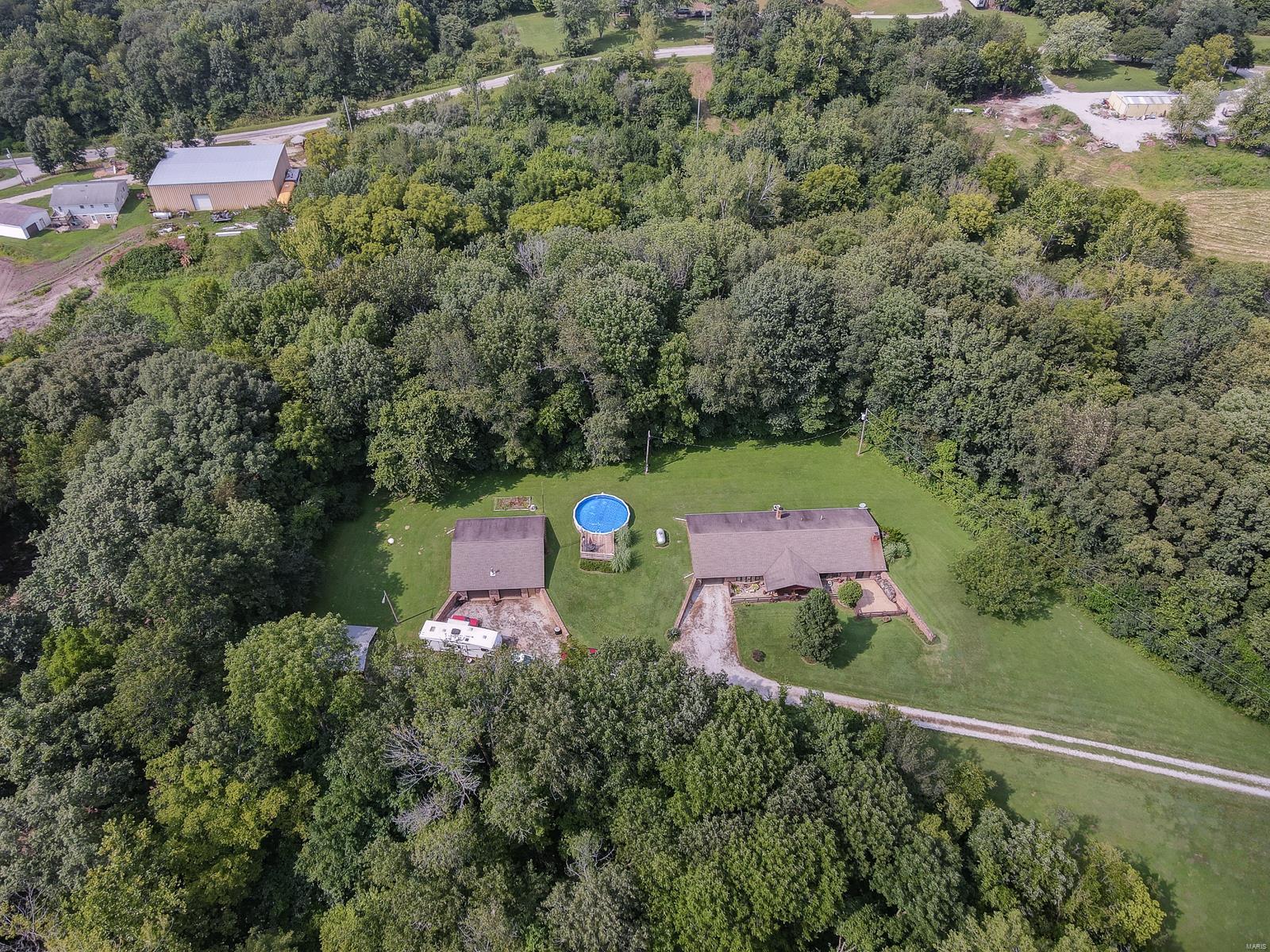 335 Woodburn Road Brighton, IL 62012 - Photo 5 of 48