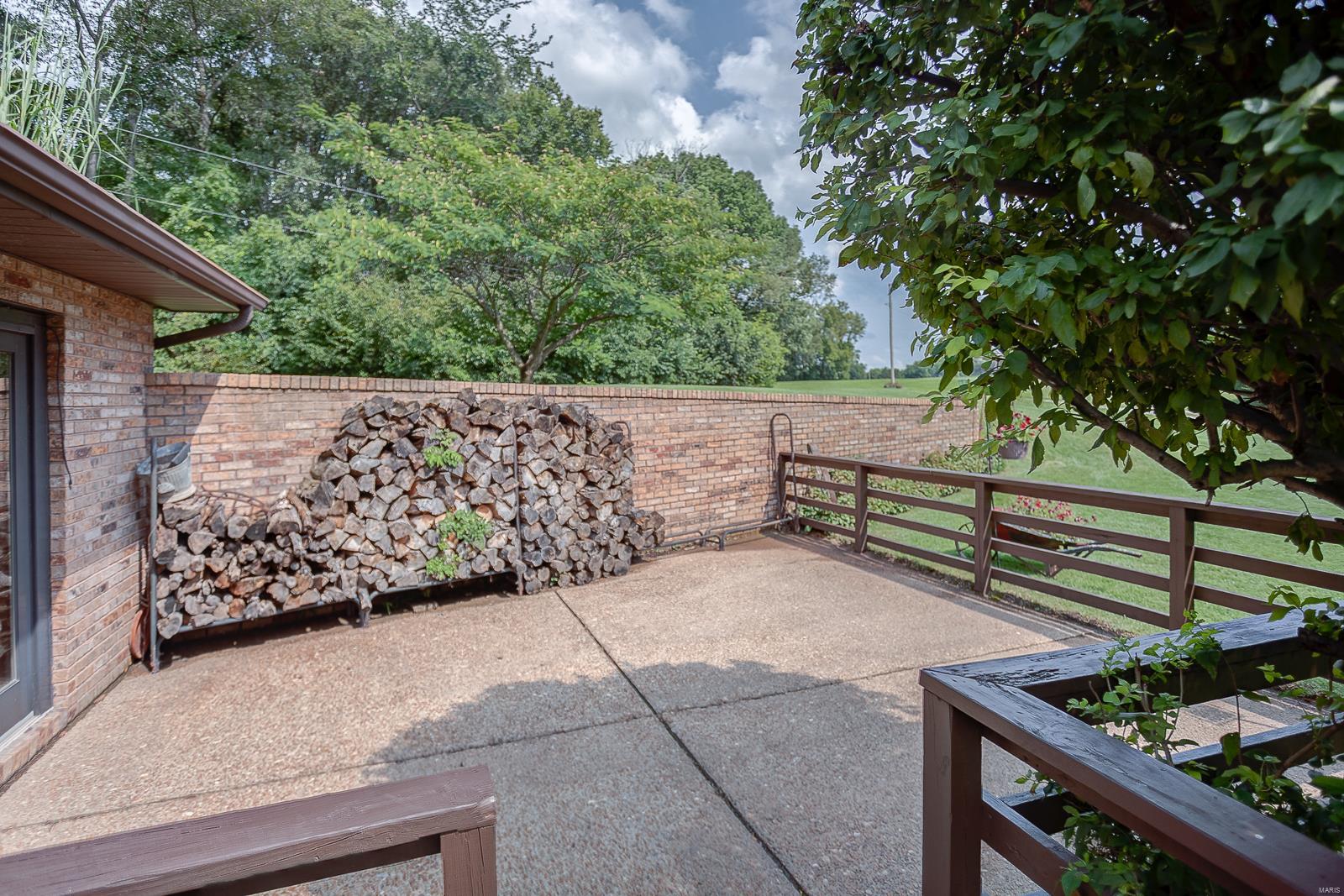 335 Woodburn Road Brighton, IL 62012 - Photo 10 of 48