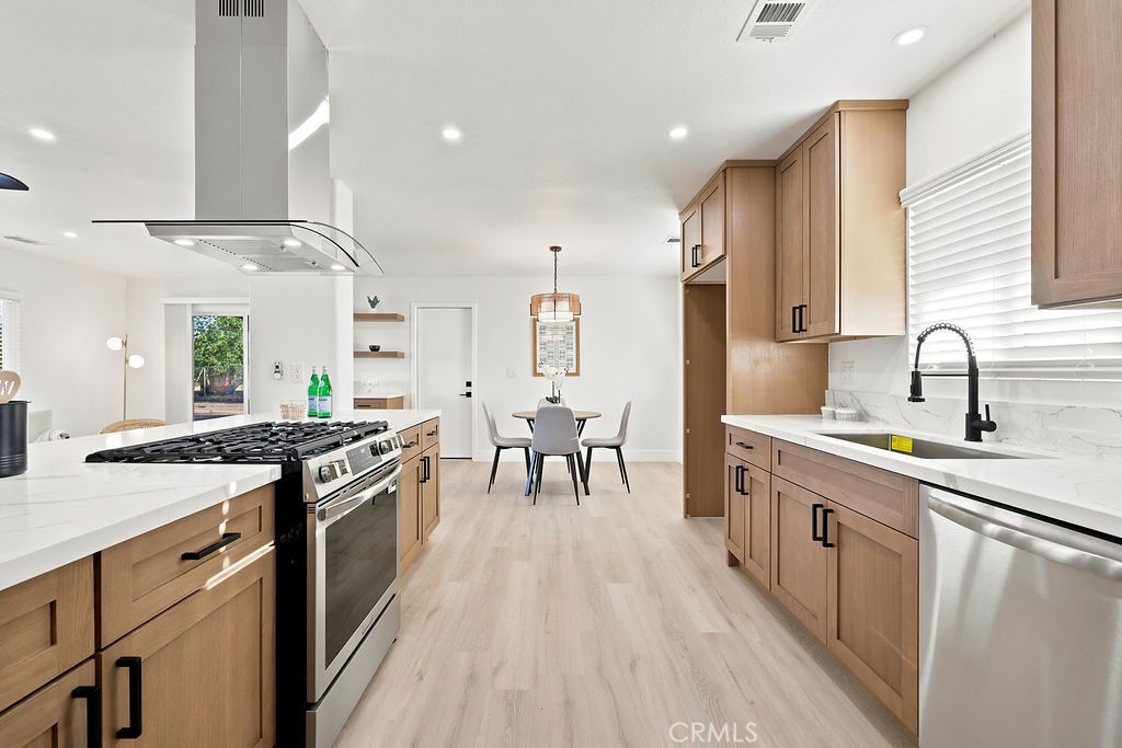 13229 Algonquin Road Apple Valley, CA 92308 - Photo 13 of 35