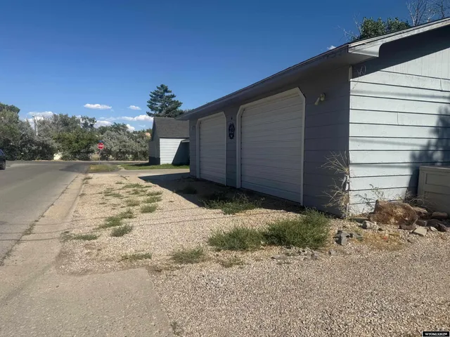 $205,000 | 832 7th Street, Rawlins, WY 82301