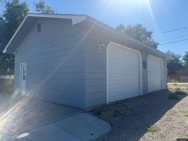 $185,000 | 832 7th Street, Rawlins, WY 82301