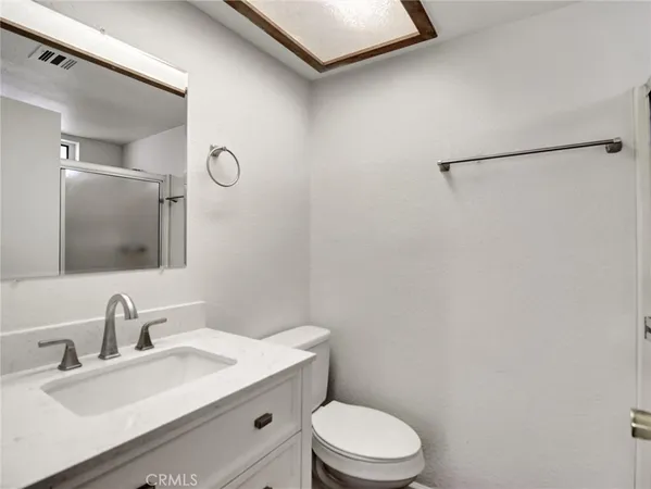 $1,950 | 51225 Eisenhower Drive, Unit B, La Quinta, CA 92253