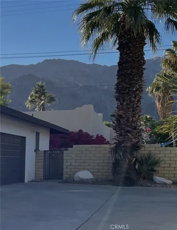 $1,950 | 51225 Eisenhower Drive, Unit B, La Quinta, CA 92253