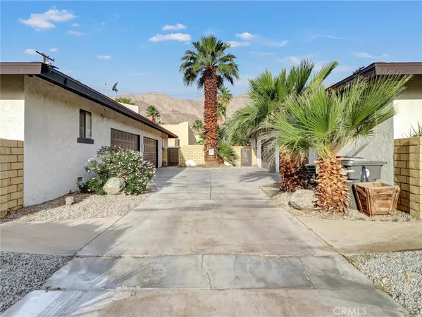 $1,950 | 51225 Eisenhower Drive, Unit B, La Quinta, CA 92253