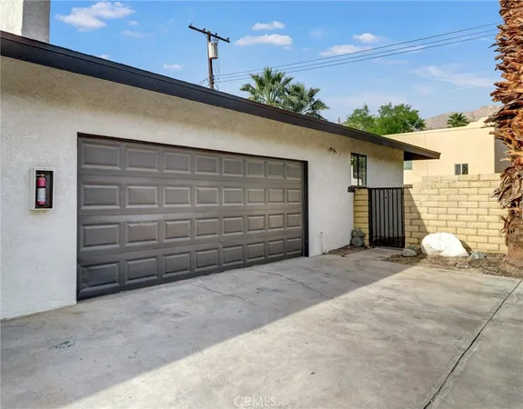 $1,950 | 51225 Eisenhower Drive, Unit B, La Quinta, CA 92253