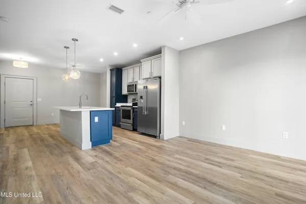 $205,000 | 2501 Bienville Boulevard, Unit 435, Ocean Springs, MS 39564