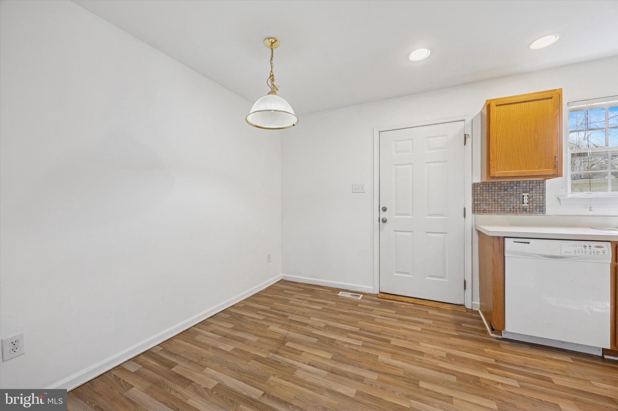 924 Madison Street Chester, PA 19013 - Photo 5 of 23
