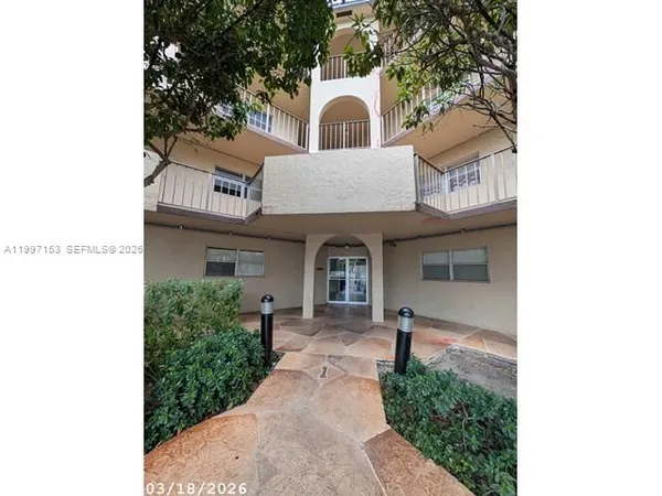 $109,900 | 6201 North Falls Cir Drive, Unit 207, Lauderhill, FL 33319