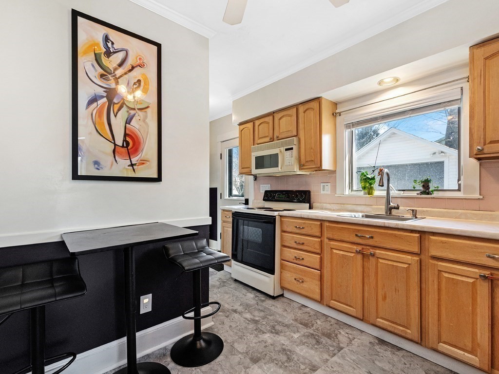 17 Charlotte Road Waltham, MA 02453 - Photo 11 of 33 Gallery Image 11