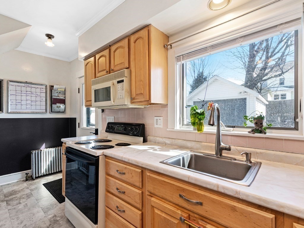 17 Charlotte Road Waltham, MA 02453 - Photo 13 of 33 Gallery Image 13