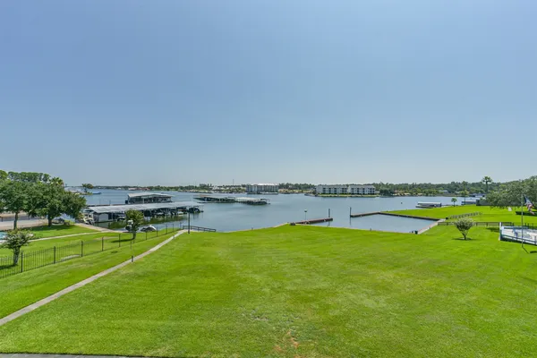 $174,900 | 15575 Marina Drive, Unit 315C, Montgomery, TX 77356